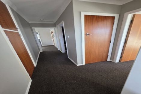 Photo of property in 52 Karaka Crescent, Levin, 5510