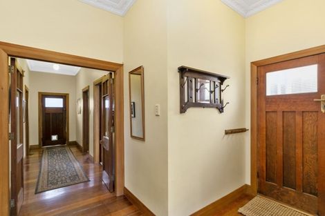 Photo of property in 16 Chatham Street, Berhampore, Wellington, 6023