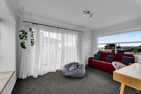 Photo of property in 10 Strandon Place, Strandon, New Plymouth, 4312