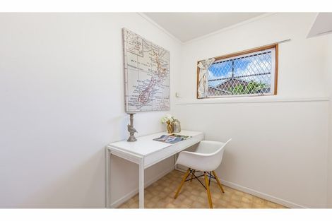 Photo of property in 31 John Davis Road, Mount Roskill, Auckland, 1041