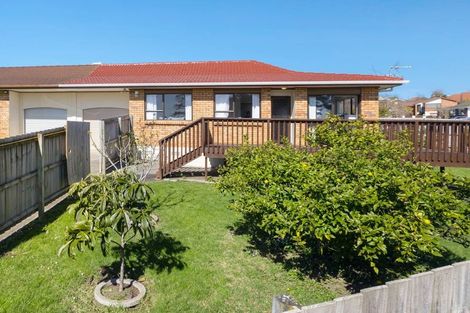 Photo of property in 2/27 Cromdale Avenue, Highland Park, Auckland, 2010