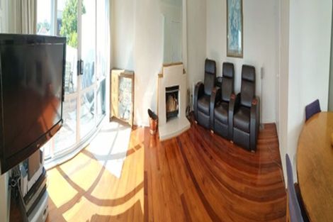 Photo of property in 19a Otakau Road, Milford, Auckland, 0620