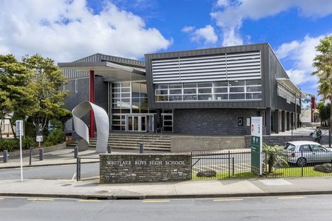 Photo of property in 39a Forrest Hill Road, Milford, Auckland, 0620