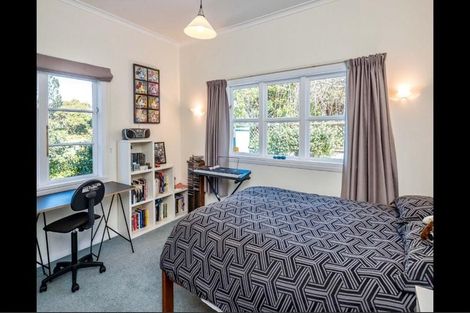 Photo of property in 6 Station Road, Khandallah, Wellington, 6035