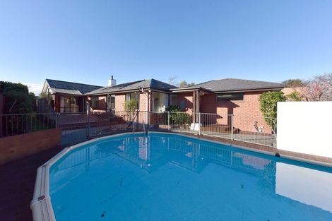 Photo of property in 10 Courtfield Close, Parklands, Christchurch, 8083