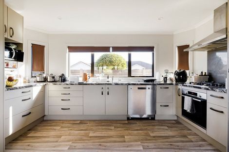 Photo of property in 30 Nielsen Gardens, Rototuna, Hamilton, 3210