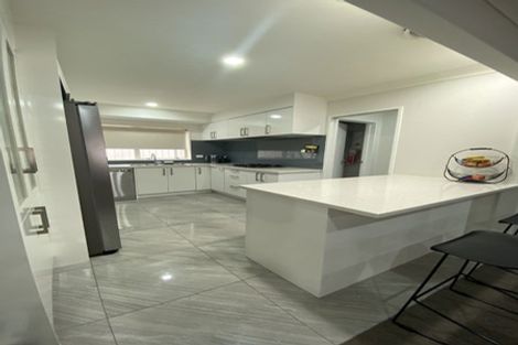 Photo of property in 40 Baverstock Road, Flat Bush, Auckland, 2016