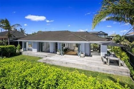 Photo of property in 1/2 Spencer Terrace, Hauraki, Auckland, 0622