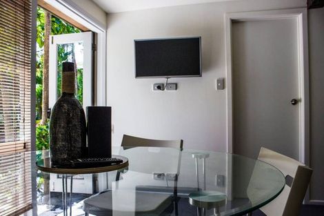 Photo of property in 34 Sandown Road, Rothesay Bay, Auckland, 0630