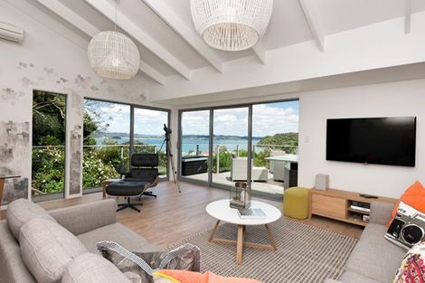 Photo of property in 3 Oneroa Road, Russell, 0202