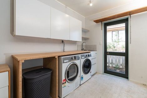 Photo of property in 39 Bowes Crescent, Strathmore Park, Wellington, 6022