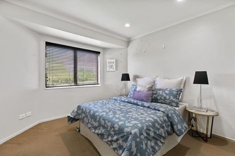 Photo of property in 15 Carisbrook Crescent, Papakura, 2110