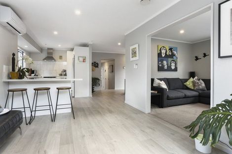 Photo of property in 17 Longview Rise, Massey, Auckland, 0614