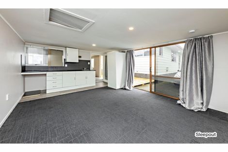 Photo of property in 11 Hinton Place, Weymouth, Auckland, 2103