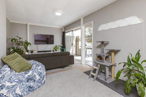 Photo of property in 2/56 Greenhaven Avenue, Opaheke, Papakura, 2113