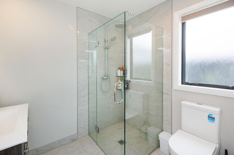 Photo of property in 71 Johnstone Drive, Fitzherbert, Palmerston North, 4410