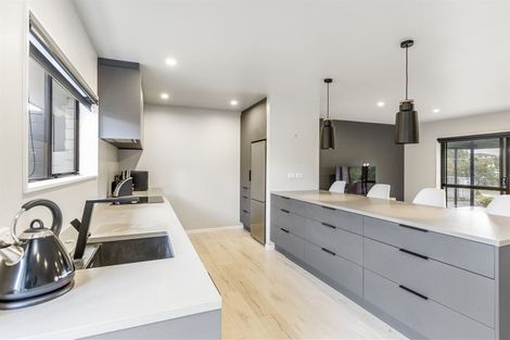 Photo of property in 2/99 Riverside Road, Orewa, 0931