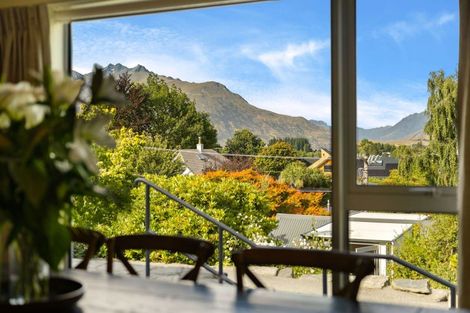 Photo of property in 3 Stafford Street, Arrowtown, 9302