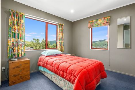 Photo of property in 12 Kilkelly Close, Tawa, Wellington, 5028