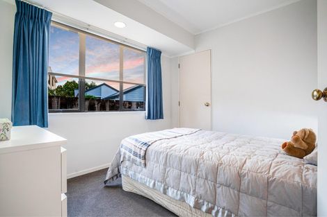 Photo of property in 27 Glucina Avenue, West Harbour, Auckland, 0618