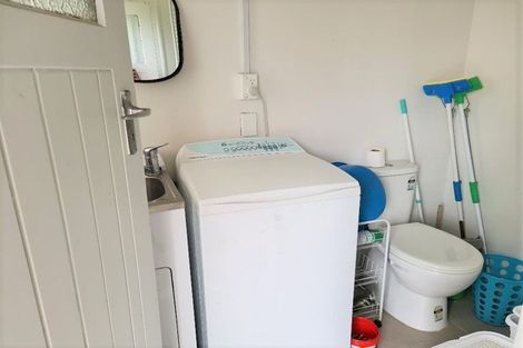 Photo of property in 11 Heath Avenue, Northcote, Auckland, 0627