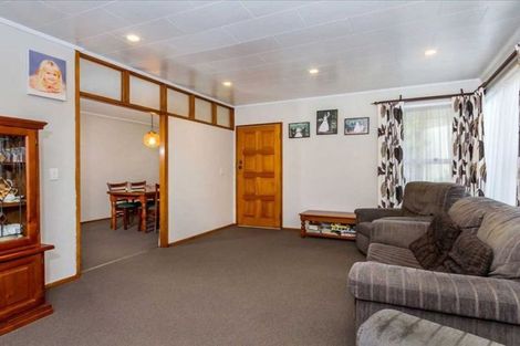 Photo of property in 69 Captain Scott Road, Glen Eden, Auckland, 0602