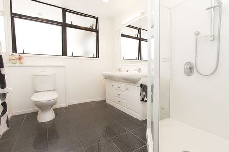 Photo of property in 201 Vipond Road, Stanmore Bay, Whangaparaoa, 0932