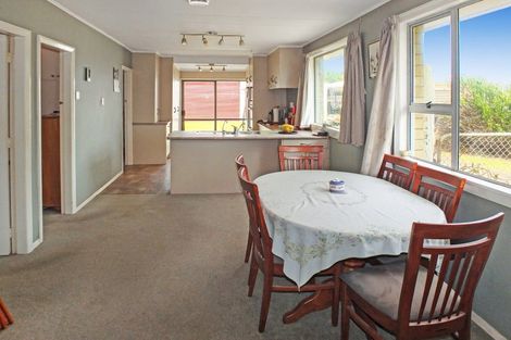 Photo of property in 14 Mack Street, Foxton Beach, Foxton, 4815