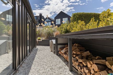 Photo of property in 13 Hackett Road, Jacks Point, Queenstown, 9371