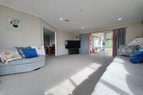 Photo of property in 72 Granville Drive, Massey, Auckland, 0614