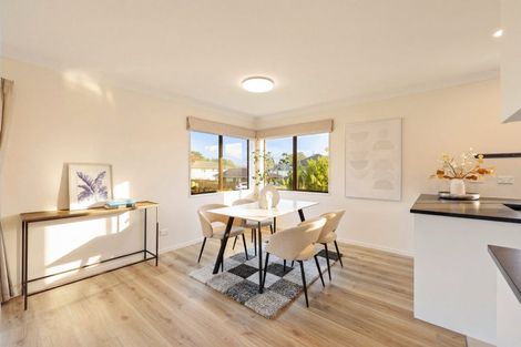 Photo of property in 1/17 Penruddocke Road, Half Moon Bay, Auckland, 2012