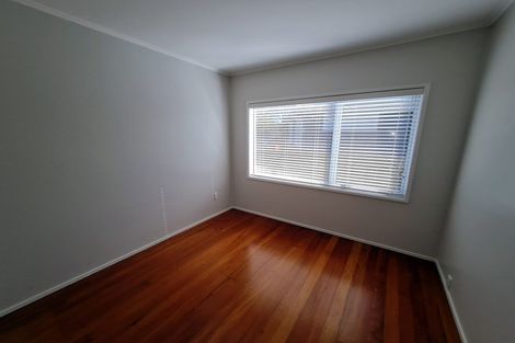 Photo of property in 669 Swanson Road, Swanson, Auckland, 0612