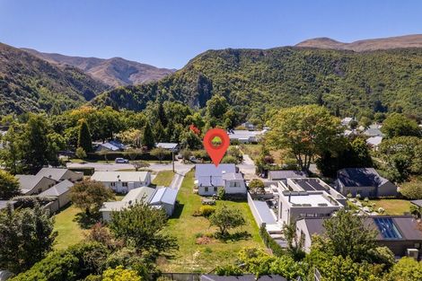 Photo of property in 16 Caernarvon Street, Arrowtown, 9302