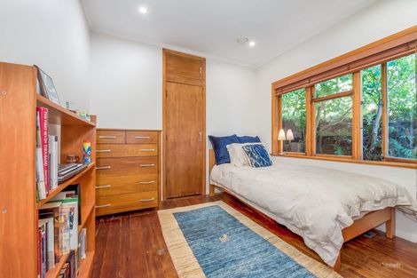 Photo of property in 71 Maungaraki Road, Korokoro, Lower Hutt, 5012