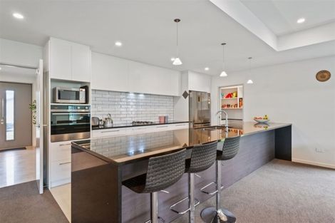 Photo of property in 27 Davaar Crescent, Broomfield, Christchurch, 8042