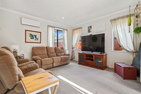 Photo of property in 18 Butterworth Crescent, Papamoa Beach, Papamoa, 3118