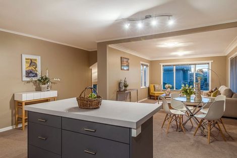 Photo of property in 1/16 Howard Road, Northcote, Auckland, 0627