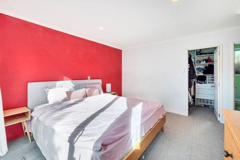 Photo of property in 20 View Ridge Drive, Ranui, Auckland, 0612