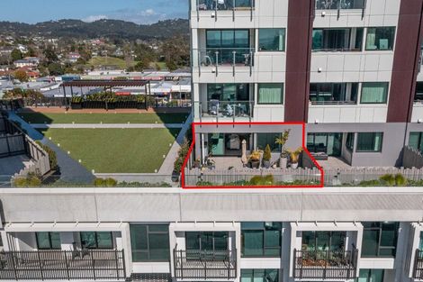 Photo of property in 205/8 Waikumete Road, Glen Eden, Auckland, 0602