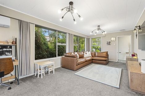 Photo of property in 3 Erica Place, Bell Block, New Plymouth, 4312