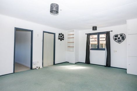 Photo of property in 11 Maclaurin Street, Dannevirke, 4930