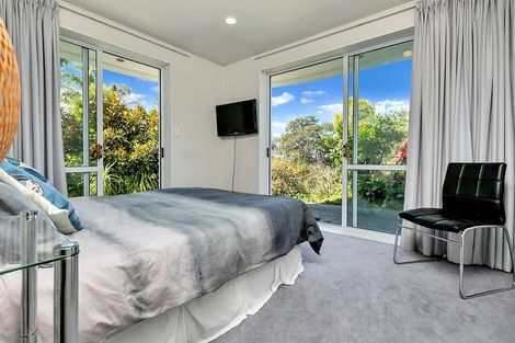 Photo of property in 1/36 King Richard Place, Browns Bay, Auckland, 0630