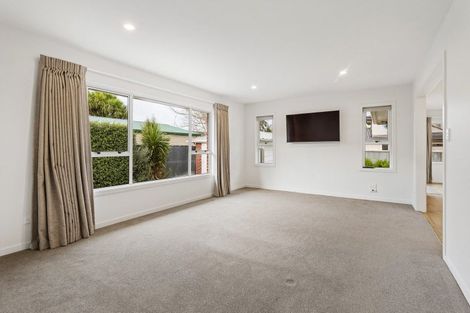 Photo of property in 6 Manor Place, Bryndwr, Christchurch, 8053