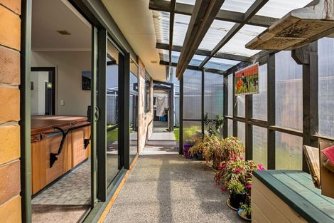 Photo of property in 2 Heaphy Road, Opunake, 4616