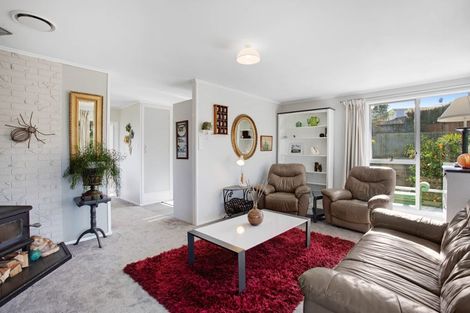 Photo of property in 3 Deverell Place, Northcross, Auckland, 0632
