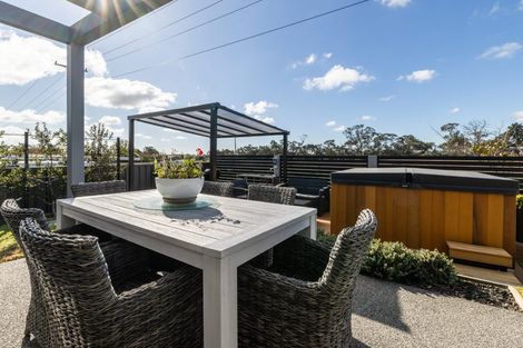 Photo of property in 143 Arataki Road, Havelock North, 4130