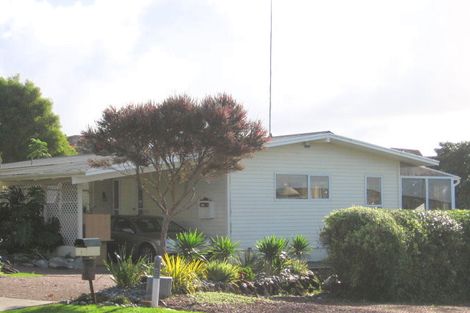 Photo of property in 4 Elgin Place, Red Beach, 0932