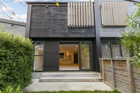 Photo of property in 16/80 Seatoun Heights Road, Seatoun, Wellington, 6022