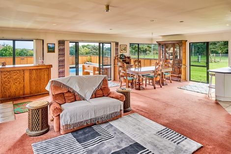 Photo of property in 12 Te Horo Beach Road, Te Horo, Otaki, 5581