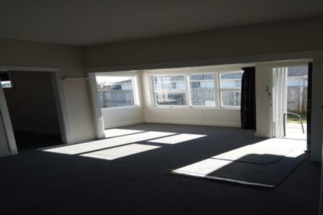 Photo of property in 15 Owles Terrace, New Brighton, Christchurch, 8061